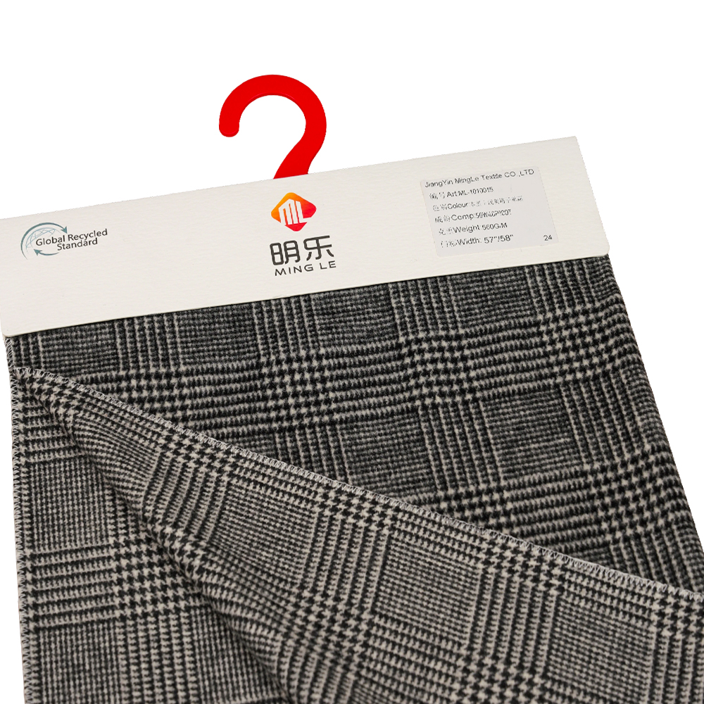 50 % vlna, 40 % polyester, 10 % iné vlákno, 560 G/M, čierna + svetlošedá, kockovaná jednotvárna vrchná vlnená tkanina, ML-1010015