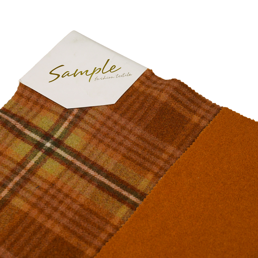 50 % vlna, 40 % polyester, 10 % iné vlákno, 860 G/M, hnedá a žltá kockovaná, zamatová tkanina, ML-062142104