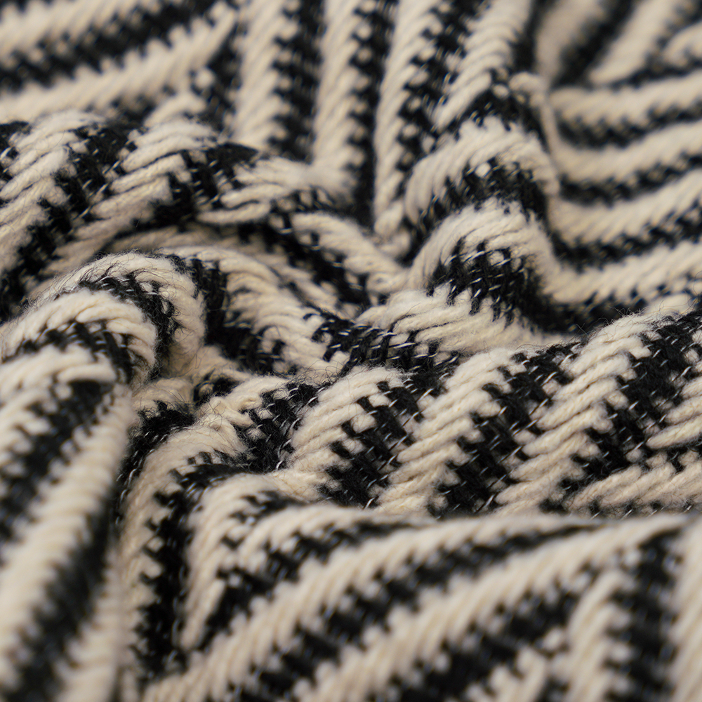 100 % iné, 720 G/M, klasická čiernobiela, tvídová priadza, ML-70230021-22090