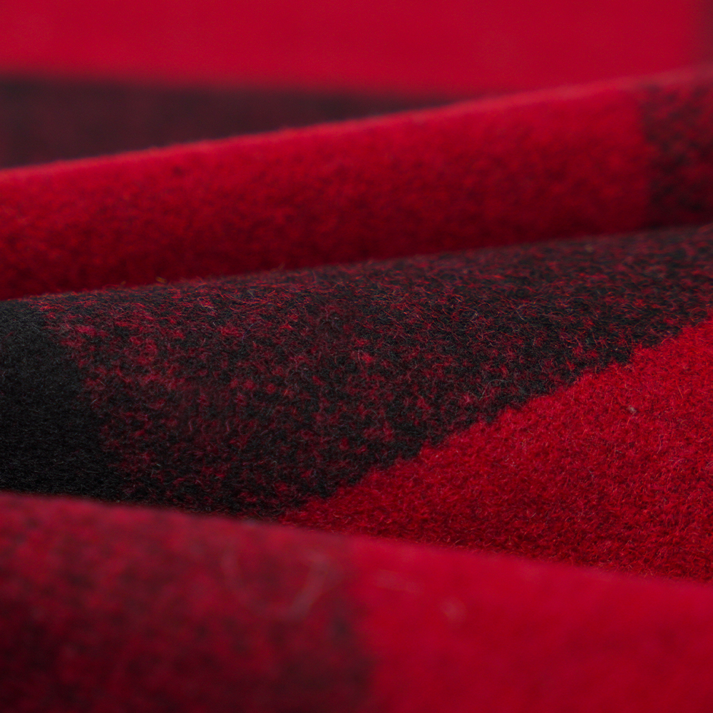 50 % vlna, 40 % polyester, 10 % iné vlákno, 760 G/M, čierny a červený pléd, látka Melton, ML-3010354