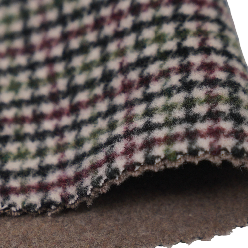 20 % vlna, 70 % polyester, 10 % iné vlákno, 800 G/M, farebná kontrola, obojstranná zamatová tkanina, ML-4400-3